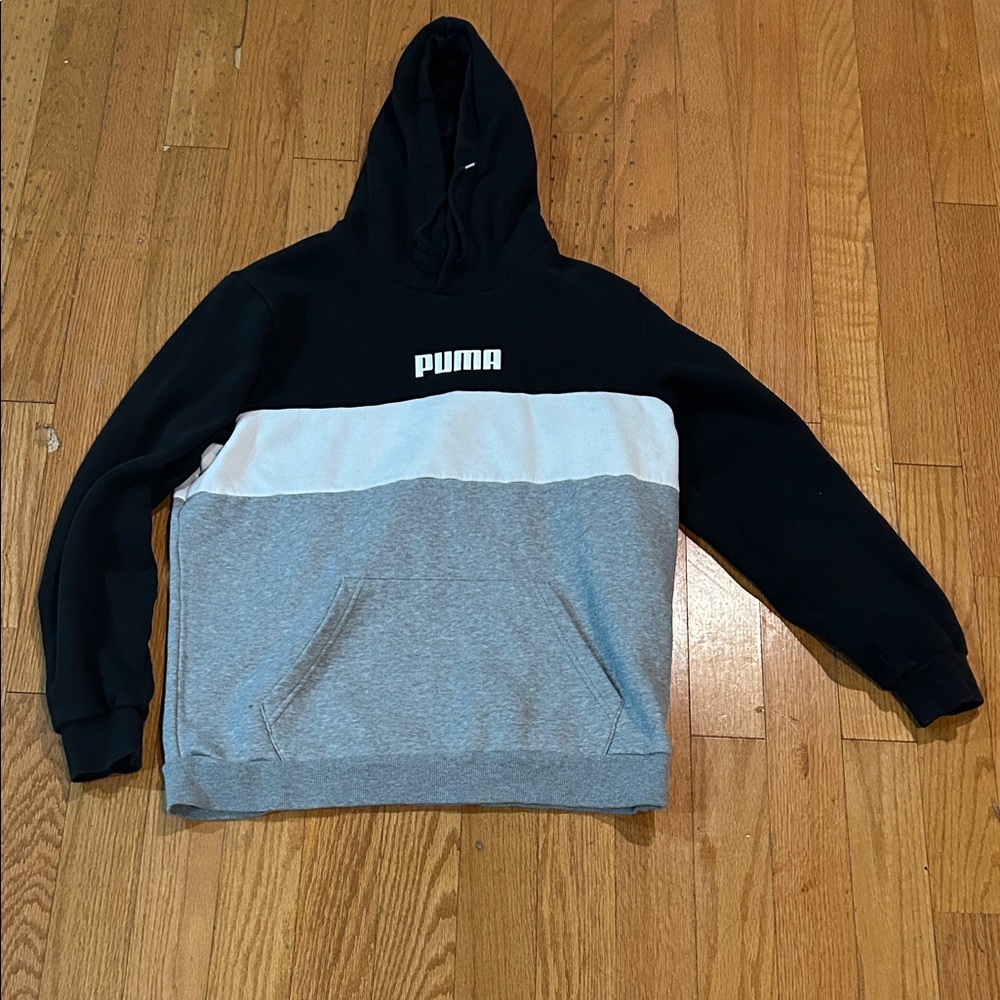 Puma Men's Hoodie in Black, White, and Gray Sz L